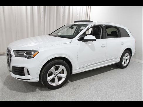 Used 2023 Audi Q7 2.0T Premium w/ Convenience Package image 3