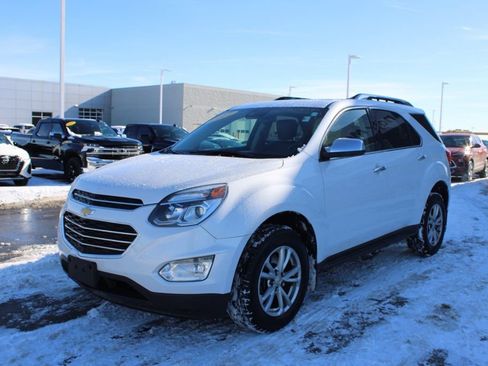 Used 2017 Chevrolet Equinox Premier w/ Enhanced Convenience Package image 3