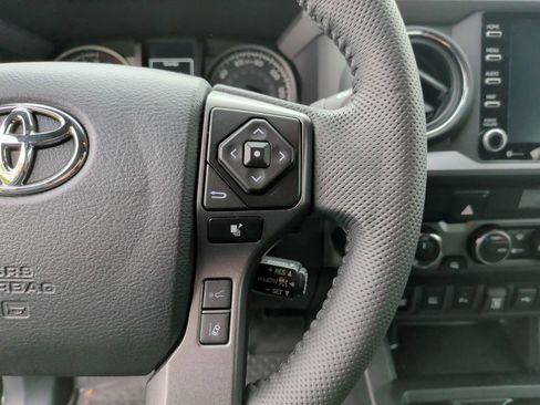 Used 2023 Toyota Tacoma TRD Sport w/ Technology Package AWD/4WD image 18