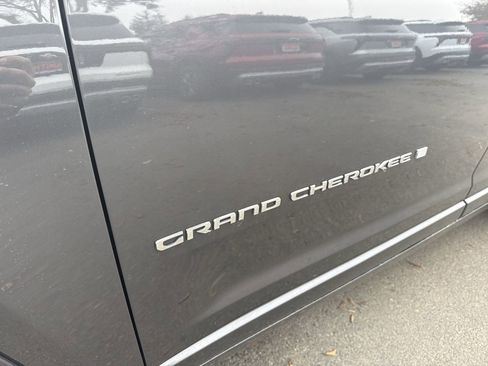 Used 2023 Jeep Grand Cherokee Overland image 32