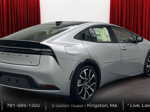 New 2026 Toyota Prius XSE image 5