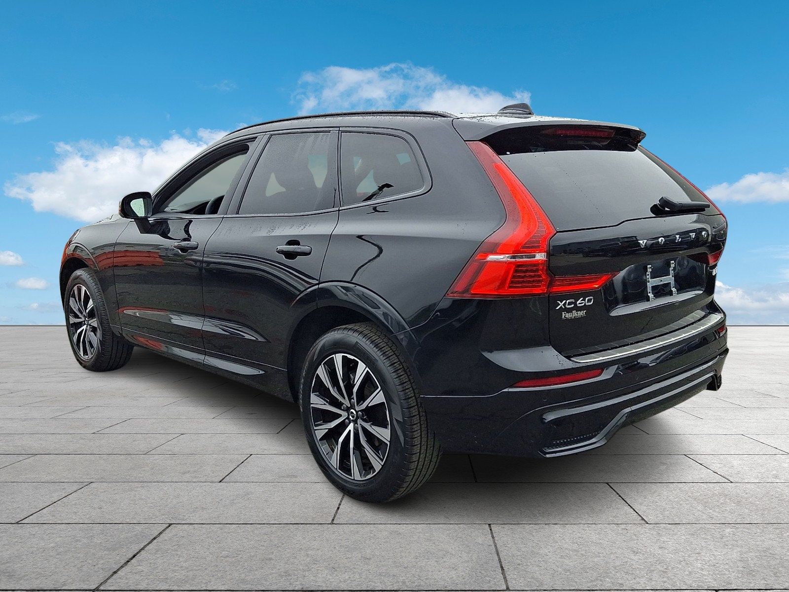 Used 2024 Volvo XC60 B5 Core w/ Protection Package Premier AWD/4WD image 4