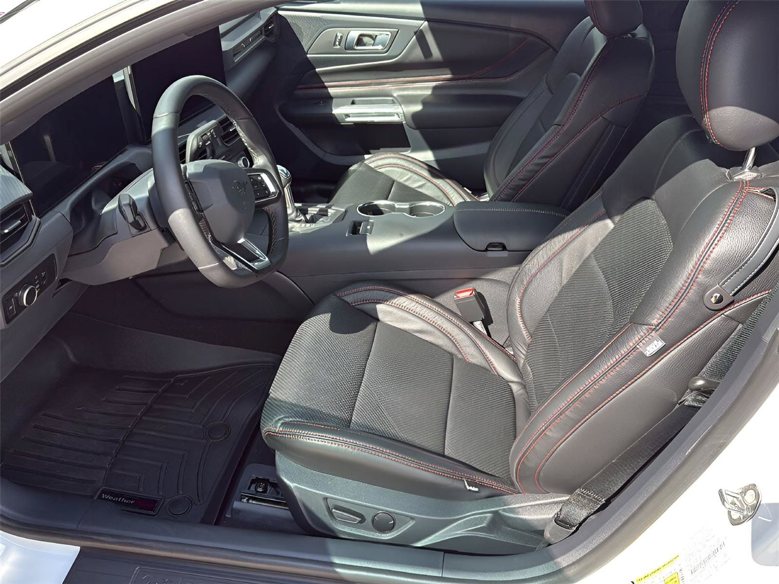 Used 2024 Ford Mustang Coupe RWD image 4