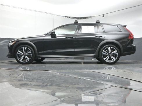 Used 2023 Volvo V60 B5 Cross Country Plus w/ Climate Package AWD/4WD image 36