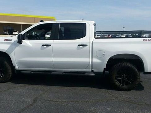 Used 2020 Chevrolet Silverado 1500 Custom Trail Boss w/ Custom Convenience Package image 12