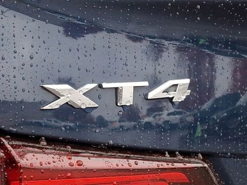 Used 2021 Cadillac XT4 Luxury w/ Cold Weather Package image 31