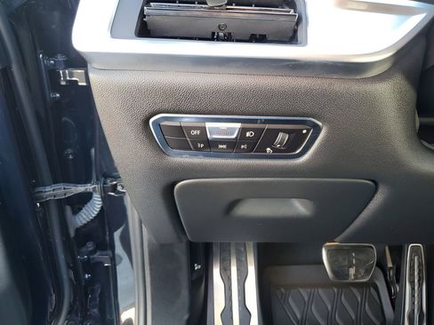 Used 2023 BMW X7 xDrive40i w/ M Sport Package image 32