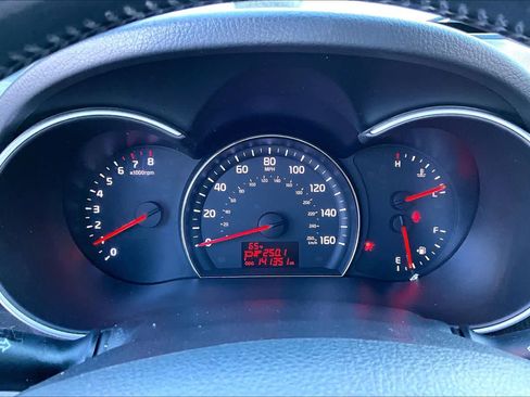 Used 2014 Kia Sorento LX image 24