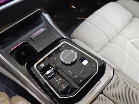 Used 2026 BMW 740i w/ Executive Package RWD image 26