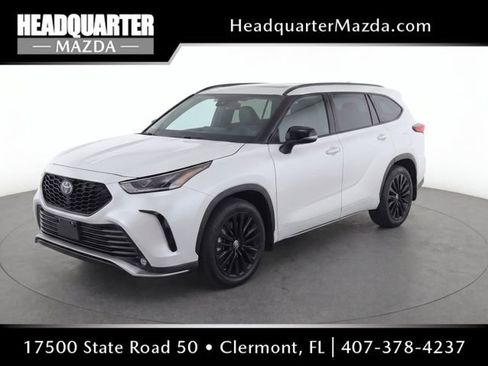 Used 2024 Toyota Highlander XSE FWD image 1