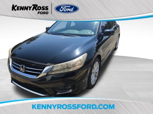 Used 2015 Honda Accord Touring image 1