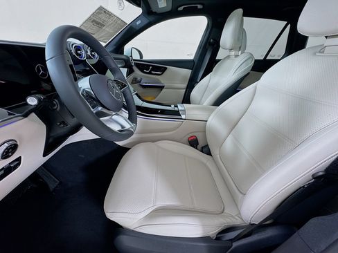 New 2026 Mercedes-Benz GLC 300 4MATIC image 23