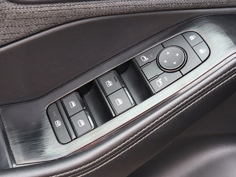 Used 2023 Nissan Rogue SV image 14