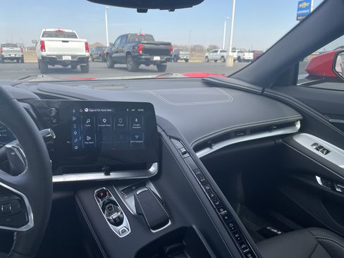 Used 2025 Chevrolet Corvette Stingray Coupe w/ 1LT image 16