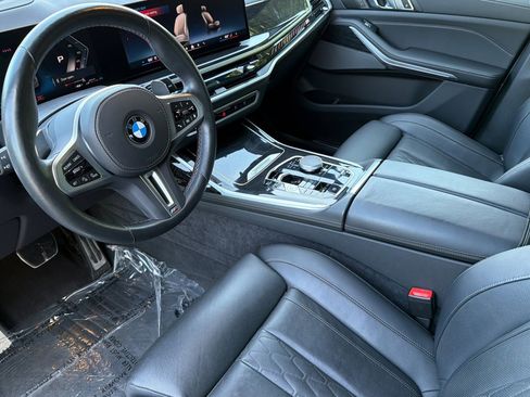 Used 2025 BMW X7 M60i AWD/4WD image 11
