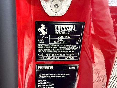 Used 2024 Ferrari Roma Spider RWD image 9