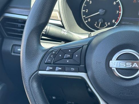 Used 2024 Nissan Altima 2.5 SV FWD image 22