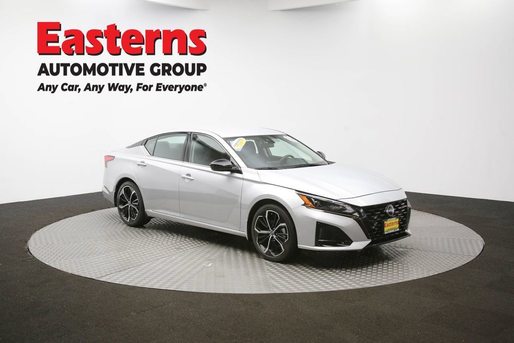Used 2023 Nissan Altima 2.5 SR FWD image 47