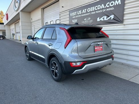 New 2025 Kia Niro EX image 6