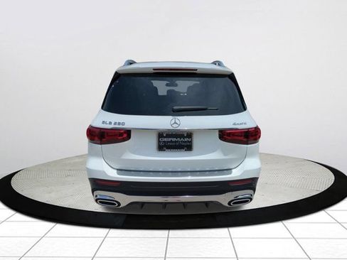Used 2021 Mercedes-Benz GLB 250 4MATIC image 4