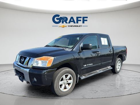 Used 2011 Nissan Titan SV w/ SV Value Truck Pkg AWD/4WD image 13