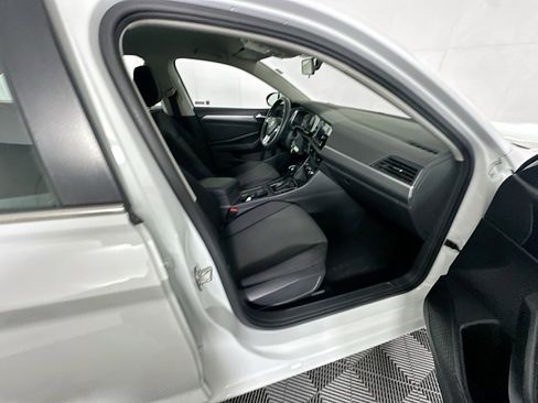 Used 2021 Volkswagen Jetta FWD image 29