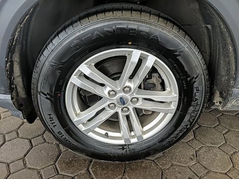 Used 2020 Ford Explorer XLT w/ Comfort Package image 12