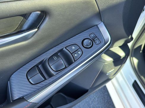 Used 2024 Nissan Sentra SR w/ SR Premium Package image 29