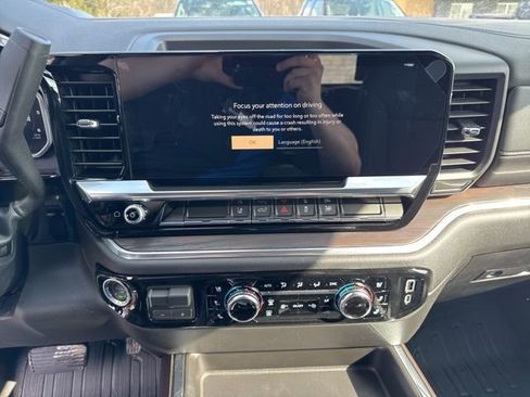New 2026 GMC Sierra 2500 SLT w/ SLT Convenience Package AWD/4WD image 15