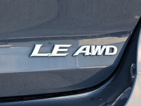 Used 2015 Toyota Venza LE AWD/4WD image 30