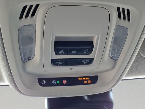 Used 2022 Buick Envision Preferred FWD image 28