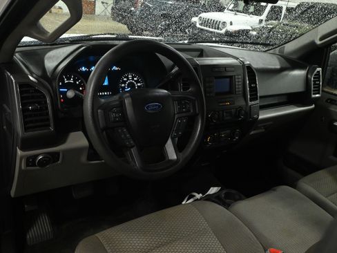 Used 2017 Ford F150 XLT RWD image 11