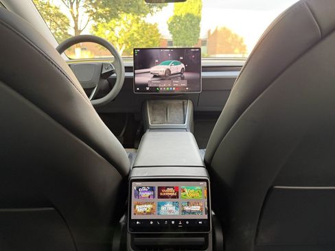 Used 2026 Tesla Model Y Long Range RWD image 27