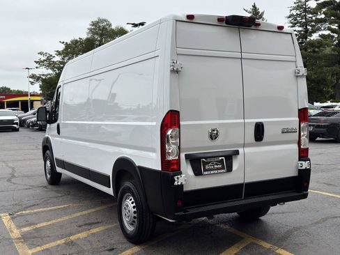 Used 2025 RAM ProMaster 2500 w/ Convenience Group FWD image 8