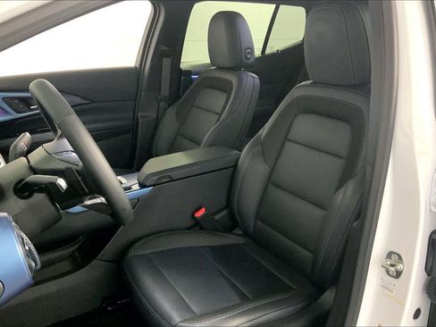 Used 2024 Chevrolet Equinox EV LT FWD image 22