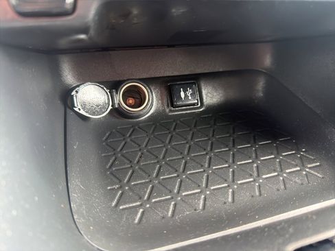 Used 2019 Toyota RAV4 LE w/ Carpet Mat Package image 36