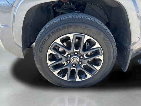 Used 2024 Toyota Tundra Limited AWD/4WD image 47