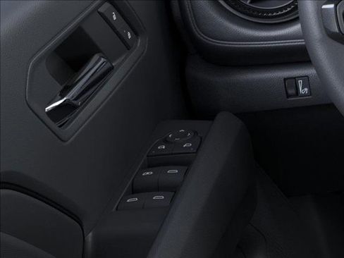 New 2026 Chevrolet Colorado LT image 22