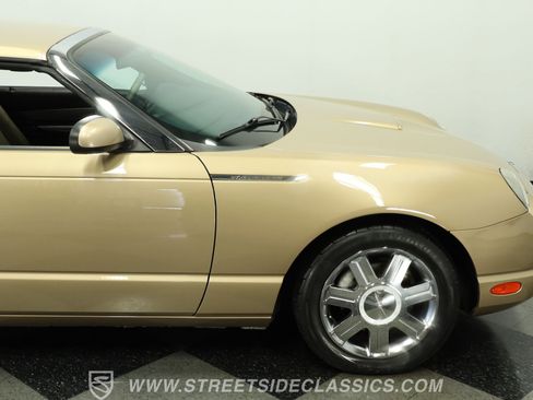 Used 2005 Ford Thunderbird image 28