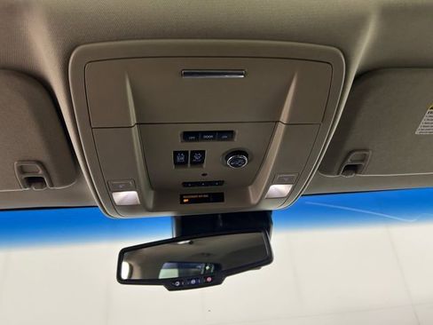 Used 2017 Chevrolet Suburban Premier image 25