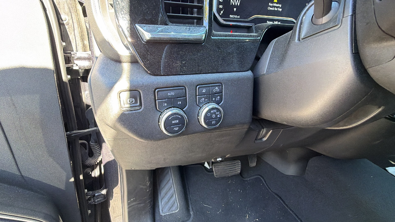 Used 2025 GMC Sierra 1500 SLT AWD/4WD image 25