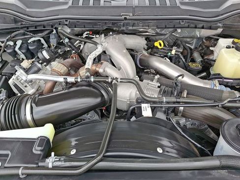 Used 2022 Ford F450 Platinum w/ FX4 Off-Road Package image 21