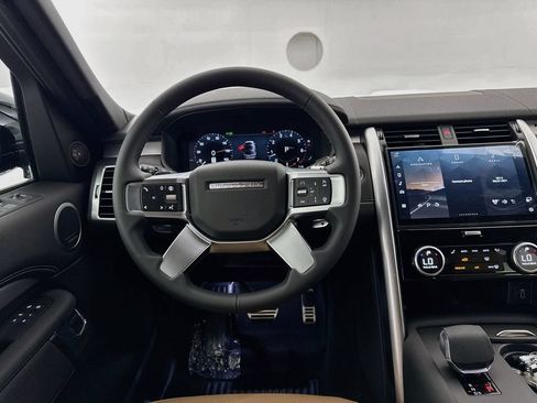 New 2026 Land Rover Discovery Limited Edition AWD/4WD image 23