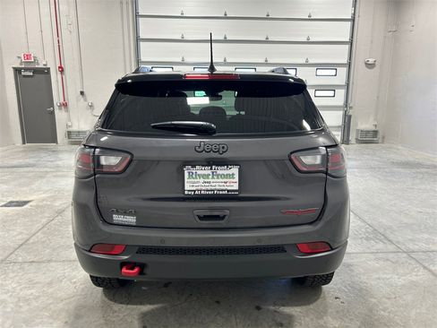 Used 2024 Jeep Compass Trailhawk w/ Trailhawk Elite Group image 7