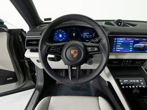 New 2026 Porsche Macan 4 Electric AWD/4WD image 17