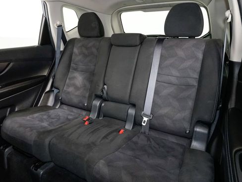 Used 2015 Nissan Rogue SV image 19