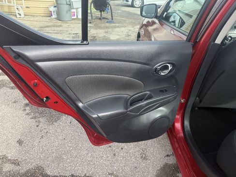 Used 2017 Nissan Versa SV image 12