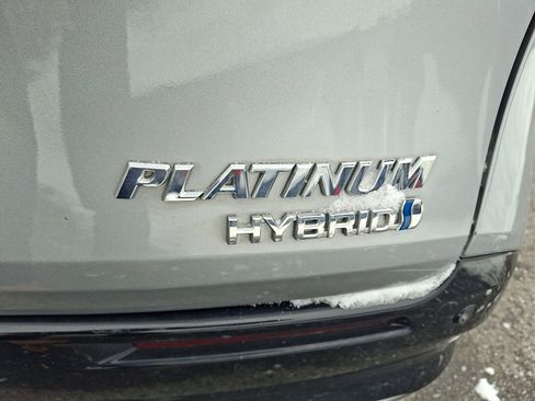 Used 2021 Toyota Sienna Platinum image 30