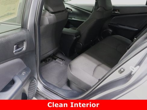 Used 2020 Toyota Prius L Eco image 24