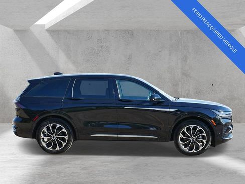Used 2024 Lincoln Nautilus Reserve w/ Equipment Group 202A AWD/4WD image 2